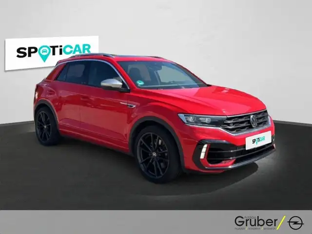 Volkswagen T-Roc view 3