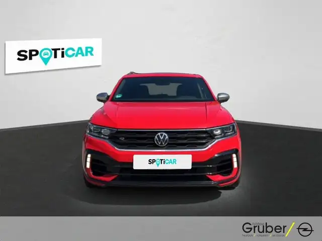 Volkswagen T-Roc view 2