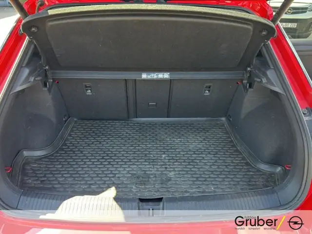 Volkswagen T-Roc view 6