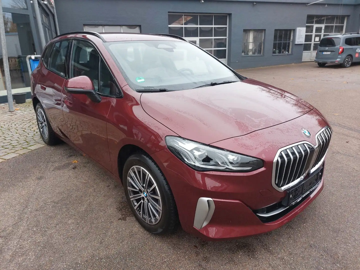 BMW 218 2 Active Tourer 218 i Luxury Line Rot - 2