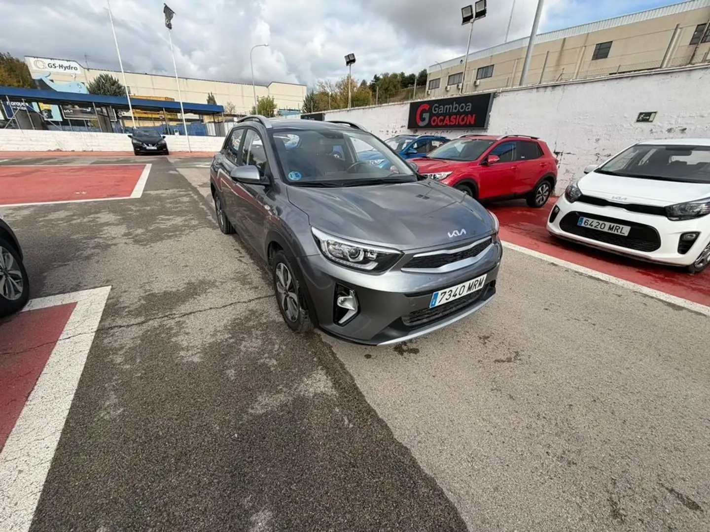 Kia Stonic 1.0 T-GDi 74kW (100CV) MHEV MT Concept Gris - 2