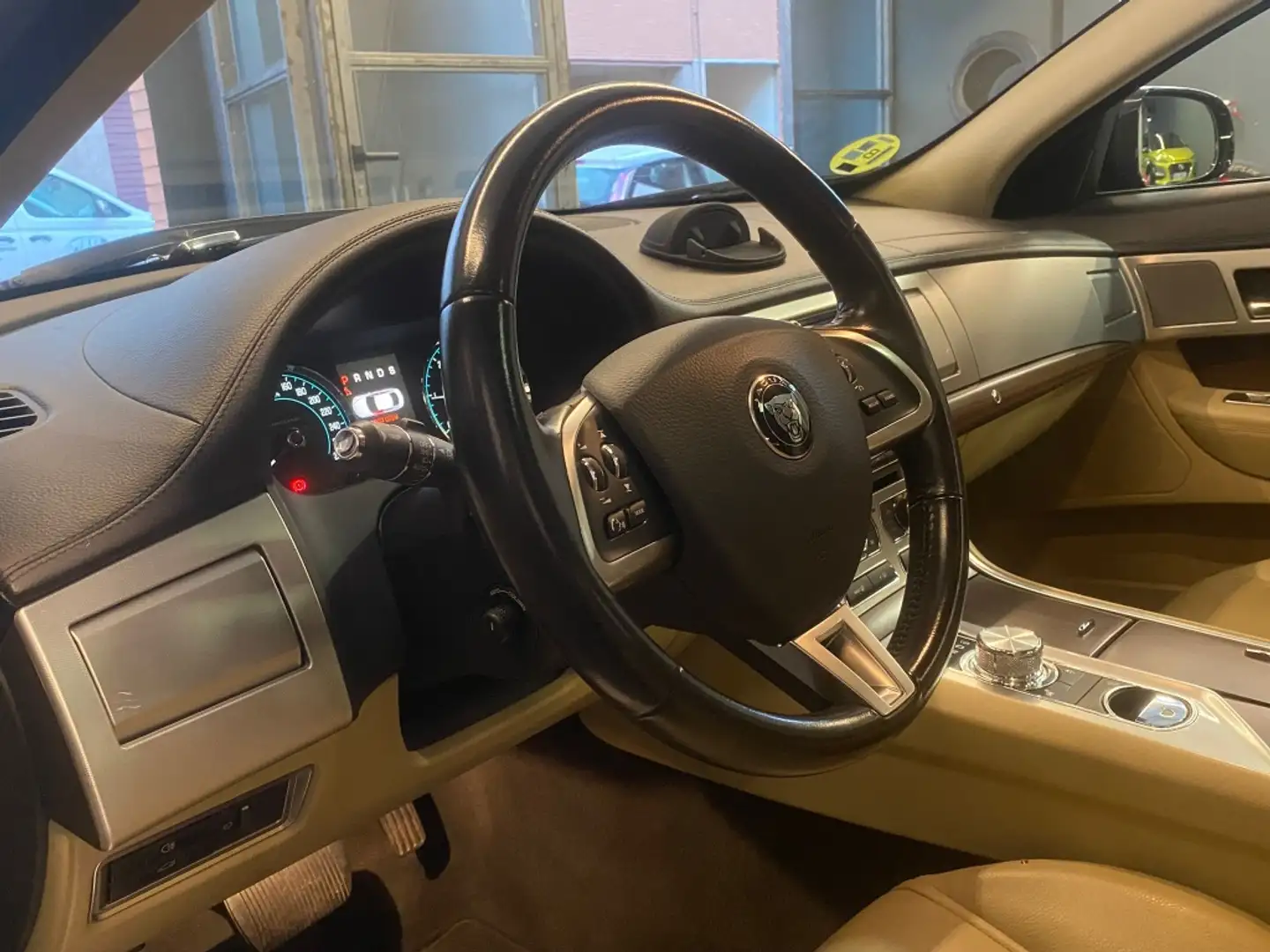 Jaguar XF Sportbrake 2.2 Diesel Premium Luxury Aut. Negro - 2