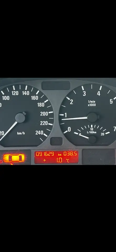 BMW 318i, foto 7