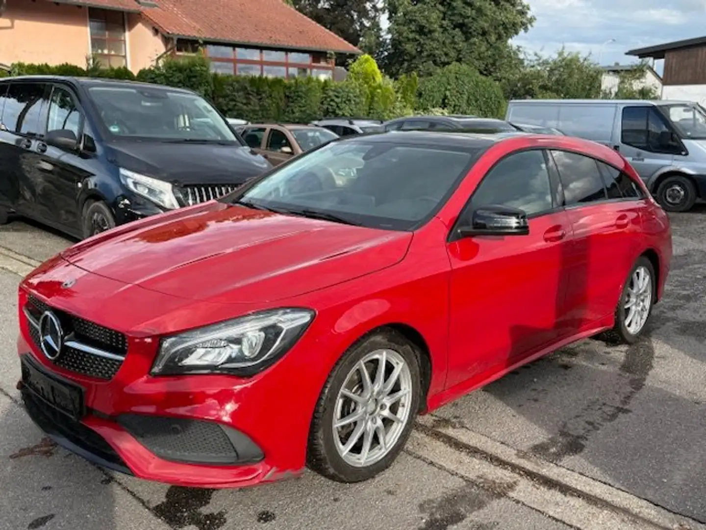 Mercedes-Benz CLA 220 CLA 220 CDI / d (117.903) Rouge - 1