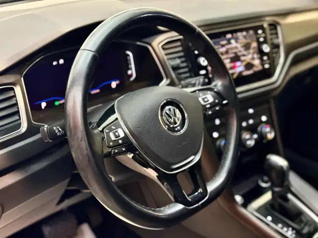 Volkswagen T-Roc view 10