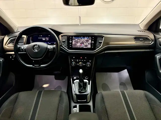 Volkswagen T-Roc view 15