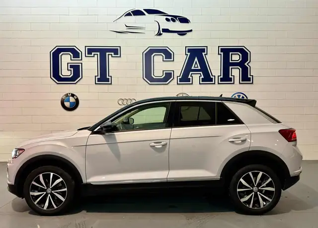 Volkswagen T-Roc view 5