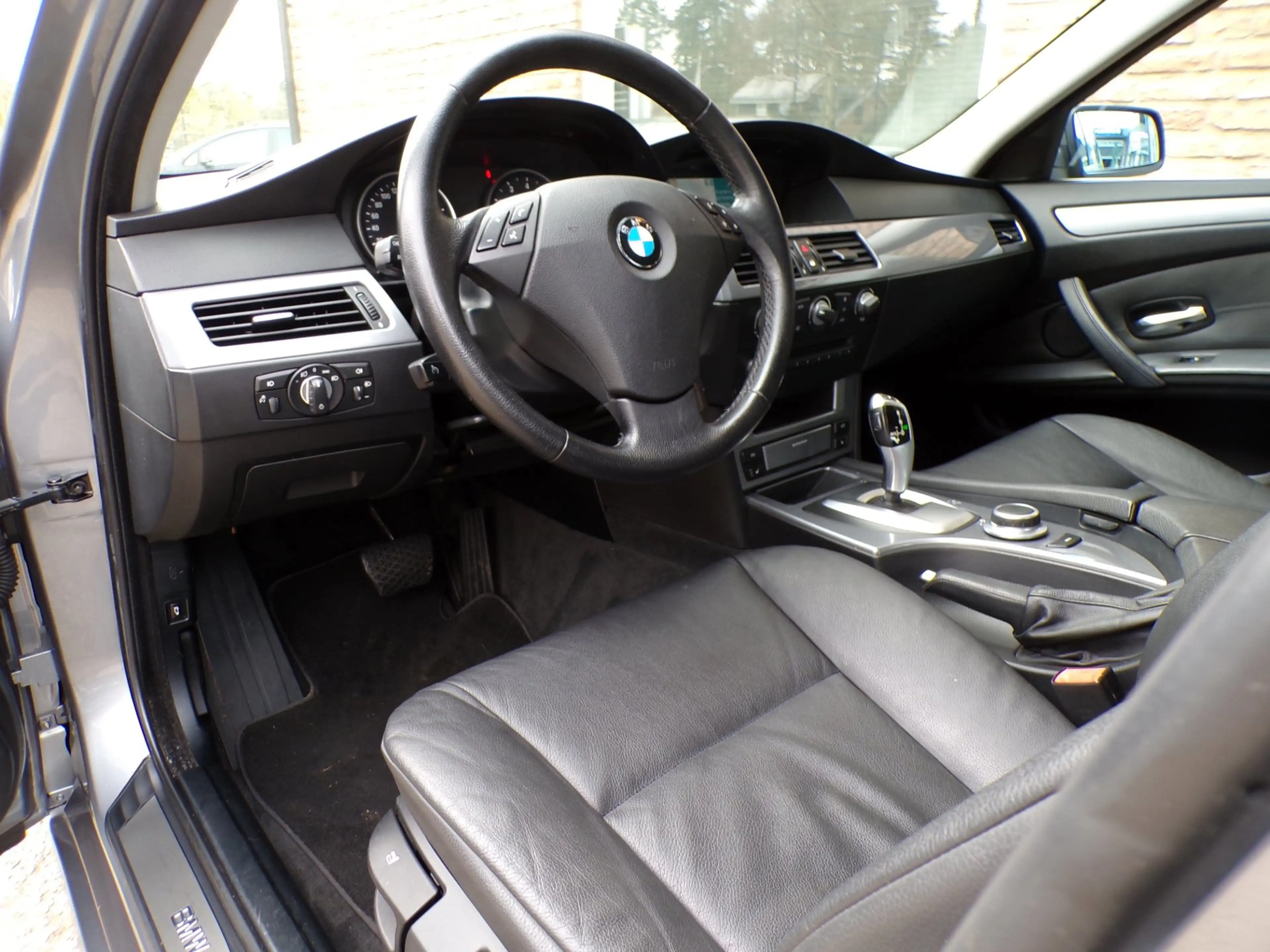 BMW 525 5-serie 525i Business Line Automaat / Leder / Navi — photo 11