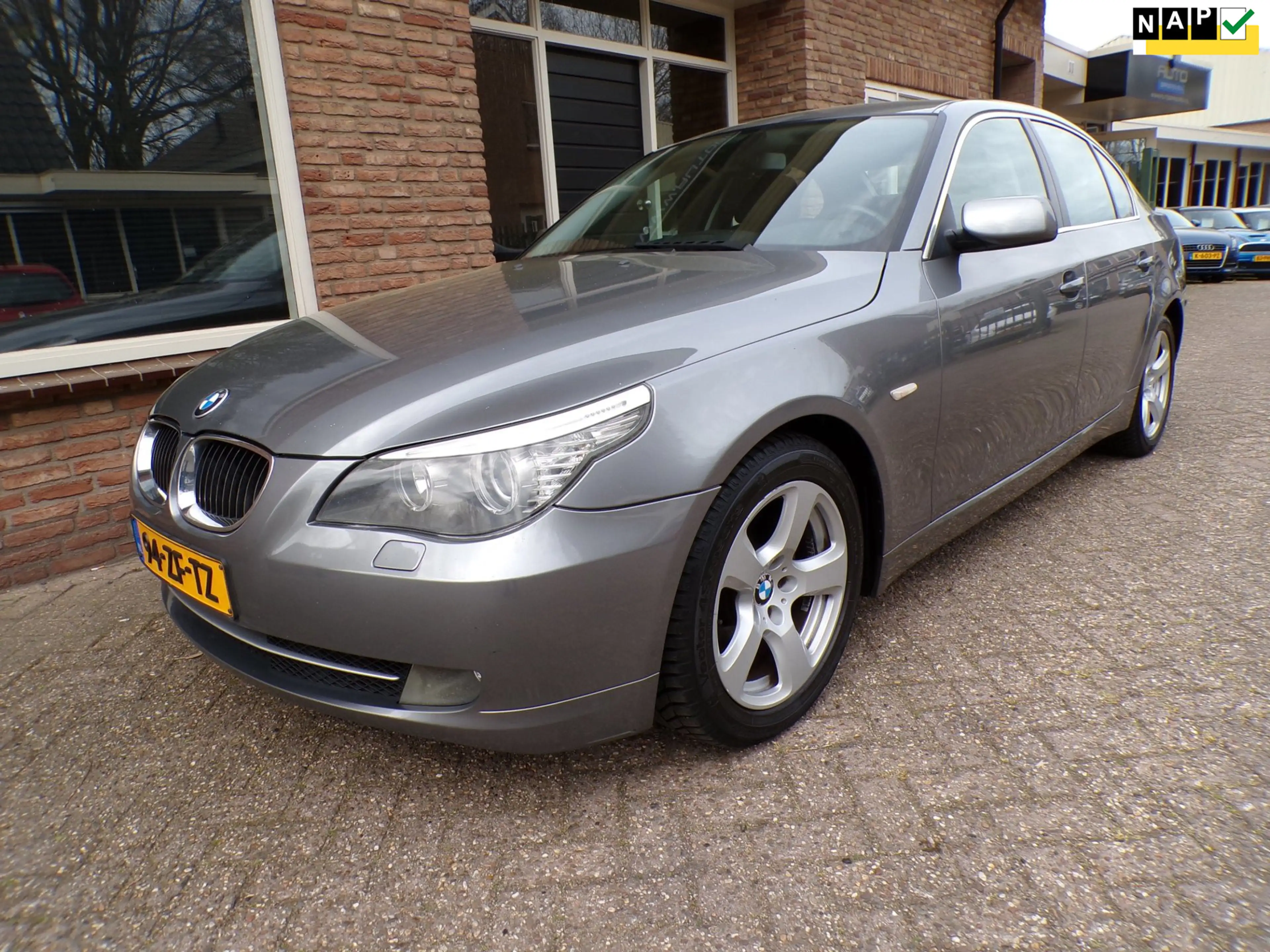 BMW 525 5-serie 525i Business Line Automaat / Leder / Navi