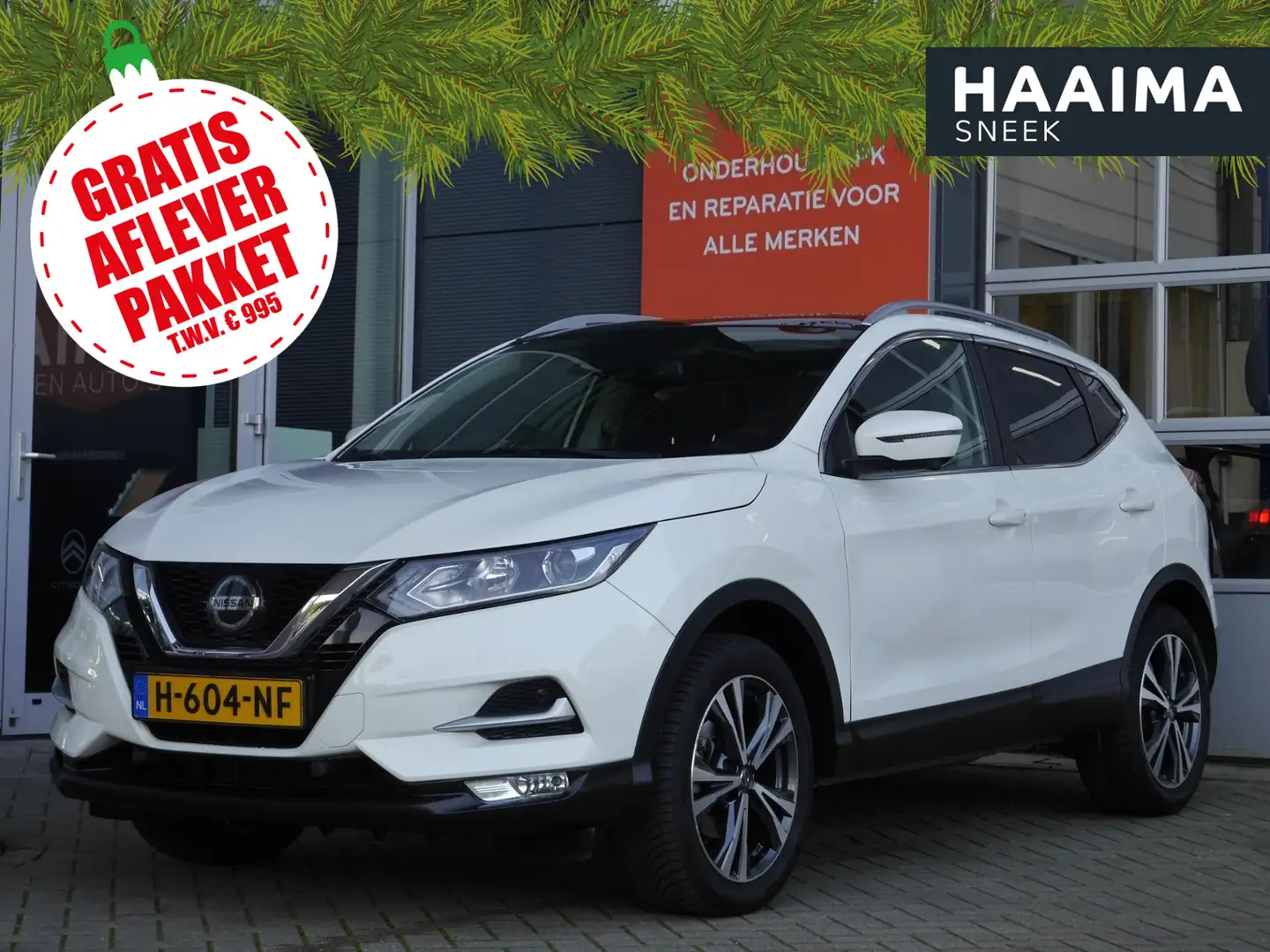 Nissan Qashqai 1.2 N-Connecta | Panoramadak | Trekhaak | Parkeers Wit - 1