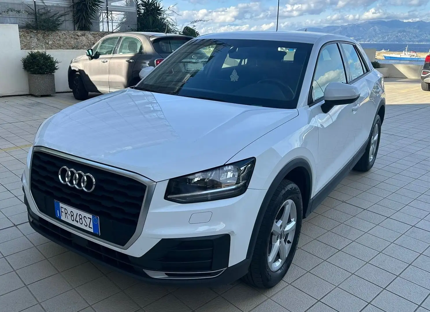 Audi Q2 1.6 tdi Business s-tronic Blanco - 1