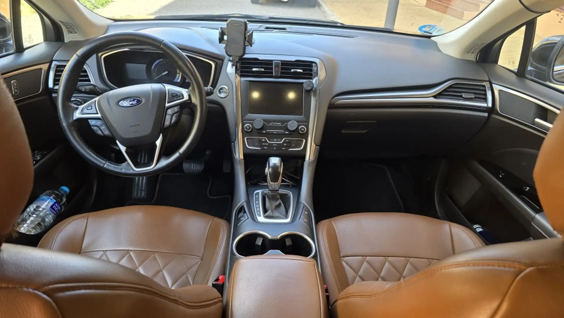 Ford Mondeo Sedán 2.0 HEV Trend Negro - 2