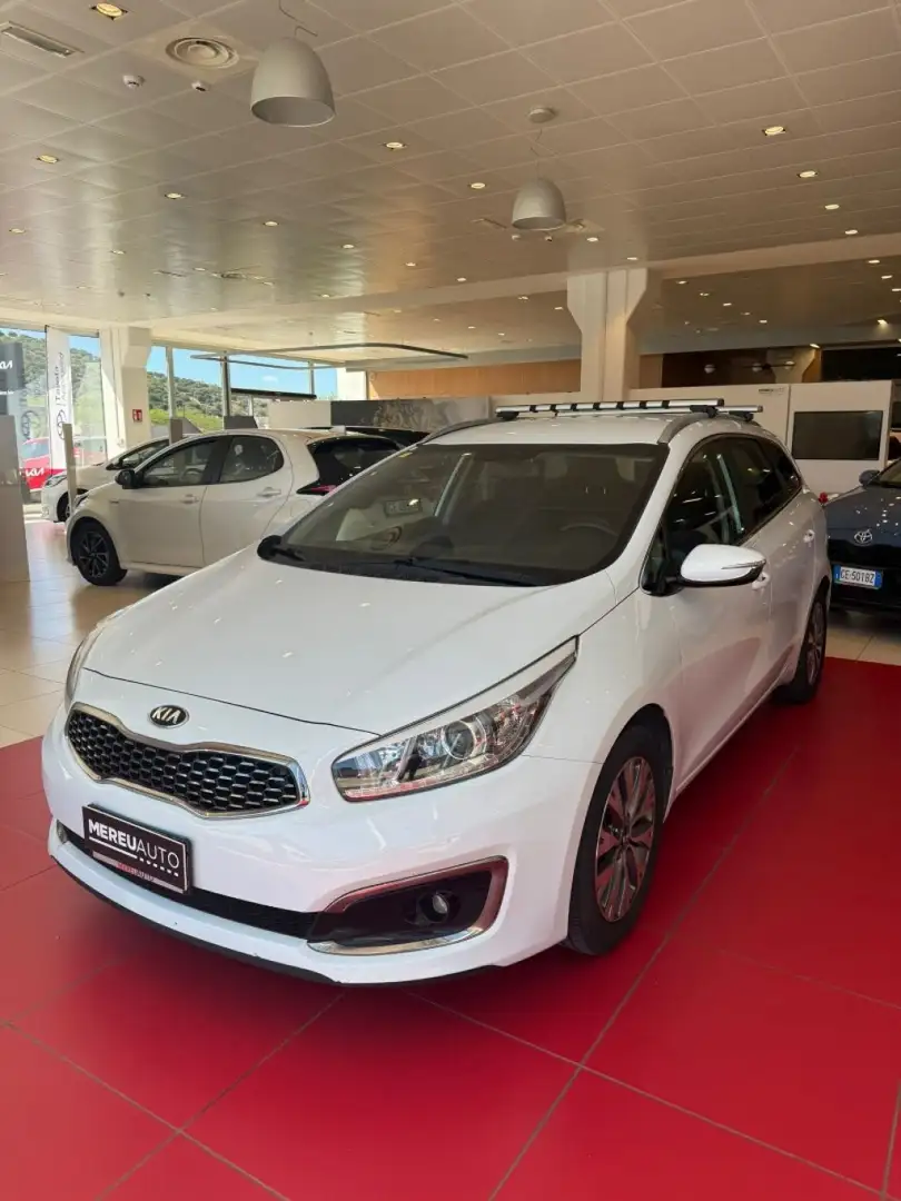 Kia Ceed / cee'd 1.6 CRDi 136 CV DCT SW EcoDynamics Business Class Blanc - 1