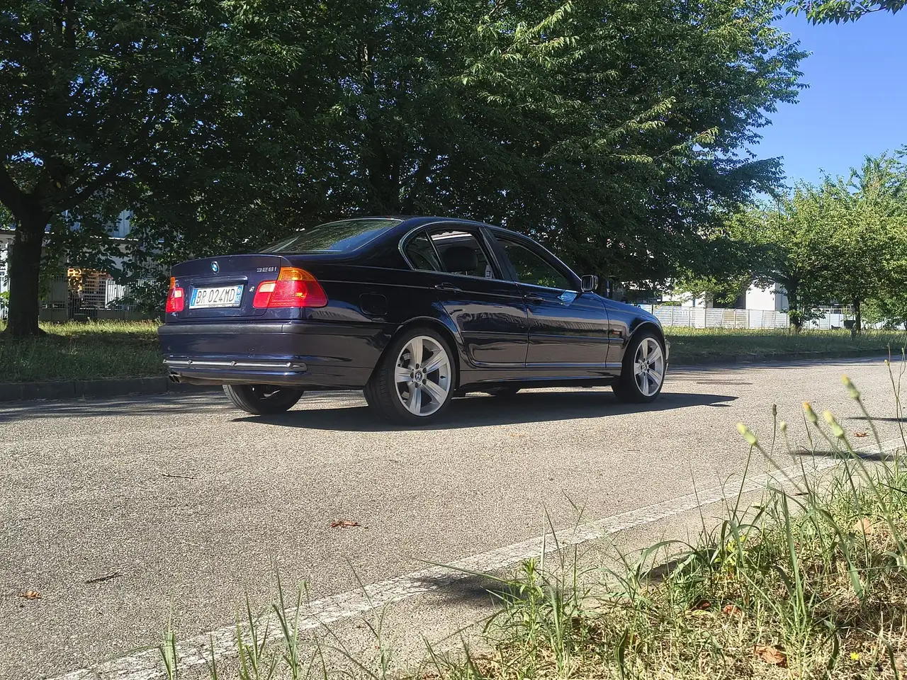 BMW 328i c/clima auto, foto 2