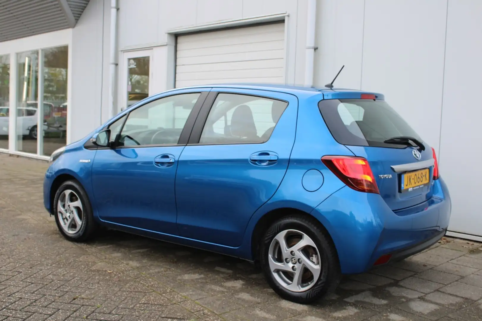 Toyota Yaris 1.5 Hybrid Trend + Navigatie Azul - 2