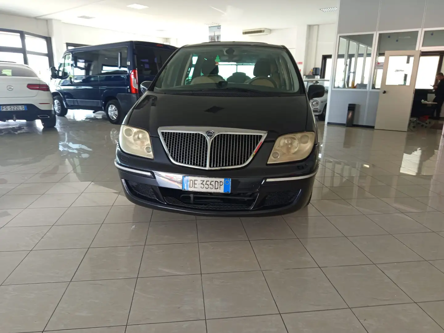 Lancia Phedra Phedra 2.0 mjt Executive 136cv 6m E4 dpf Grau - 2