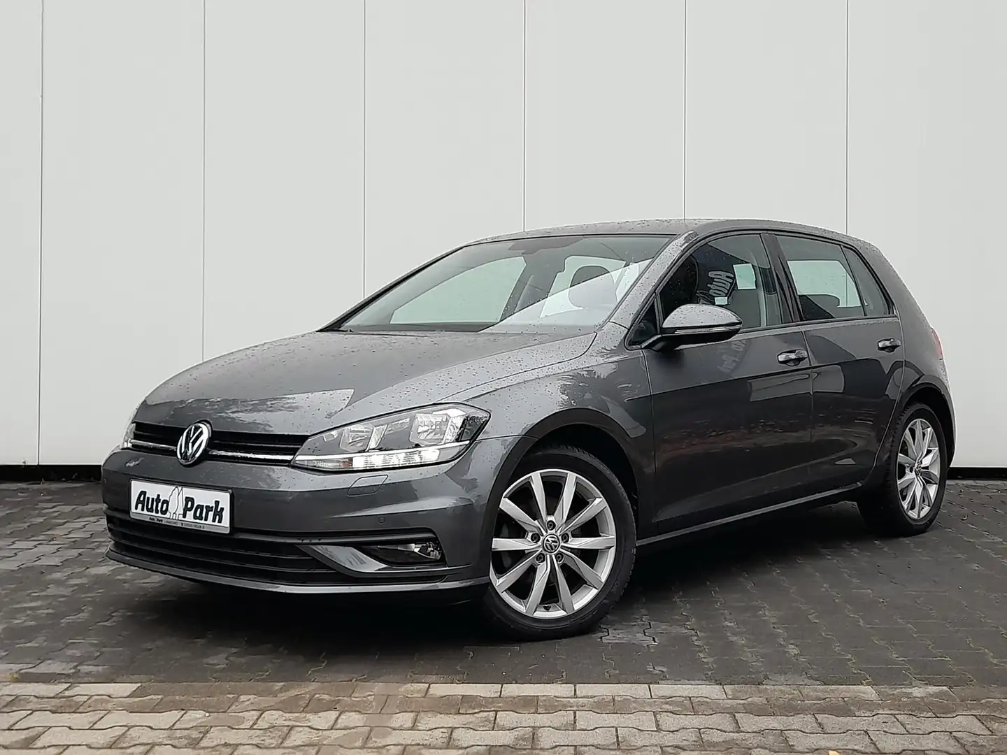 Volkswagen Golf 1.6 TDI Trendline NAVI~SHZ~2xPDC~APP~AHK~BT Gris - 2