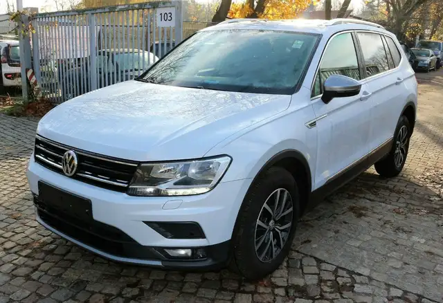Volkswagen Tiguan Allspace Comfort Chrom-Paket Pano 7Sitzer