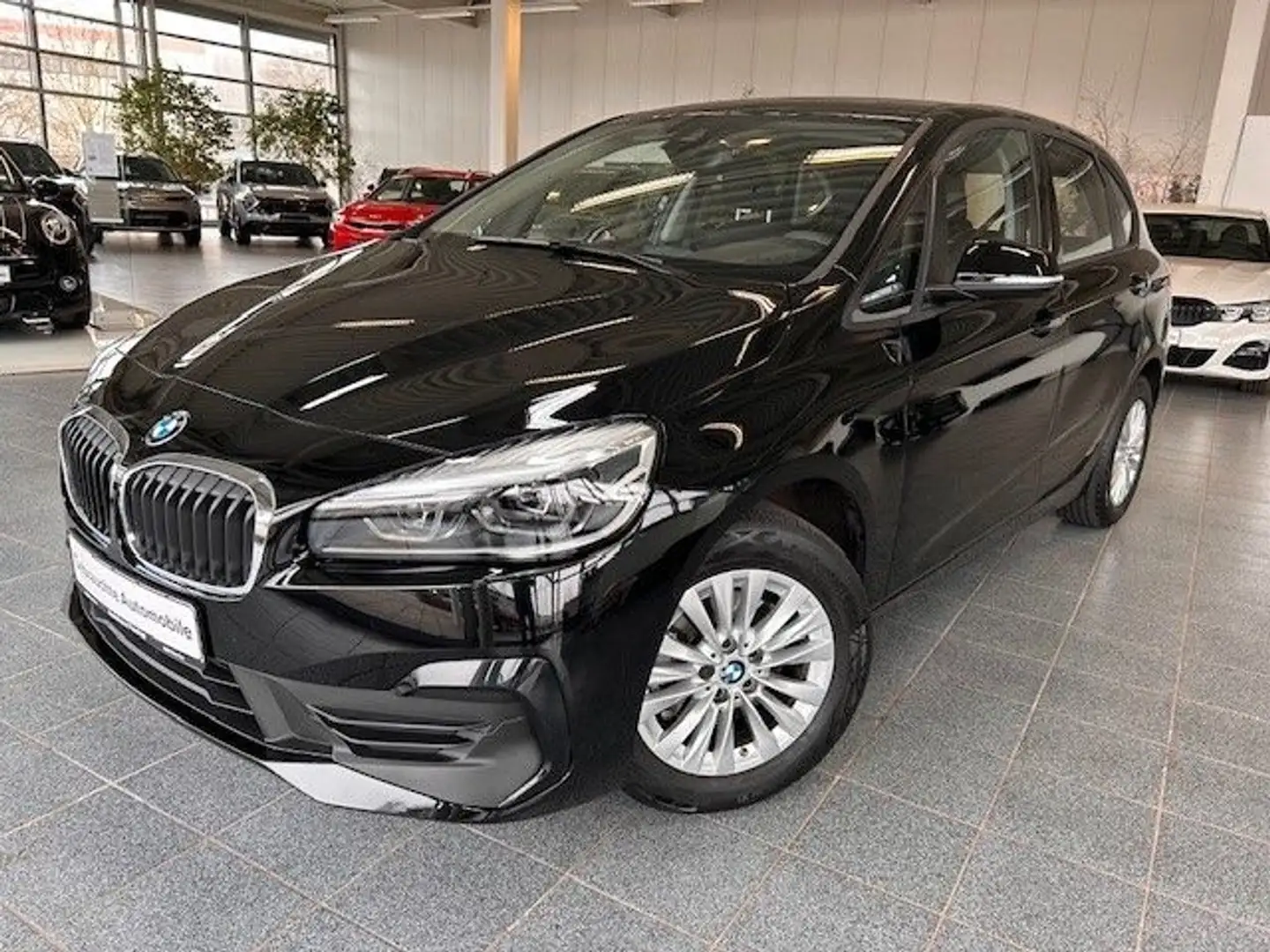 BMW 218 i Active Tourer Advantage Schwarz - 1