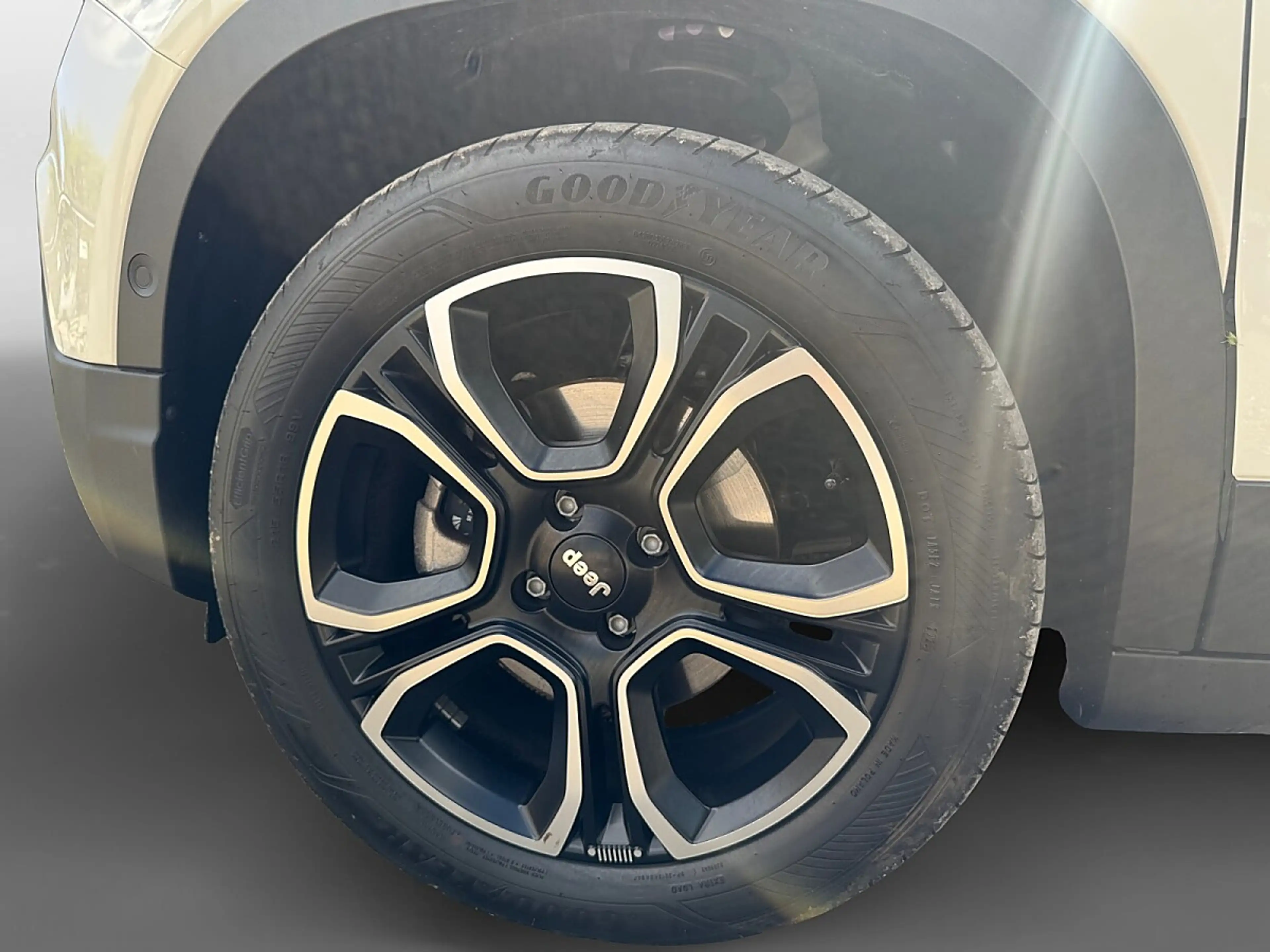 Jeep Avenger 1.2 e-Hybrid Summit e-DCT6 — photo 14