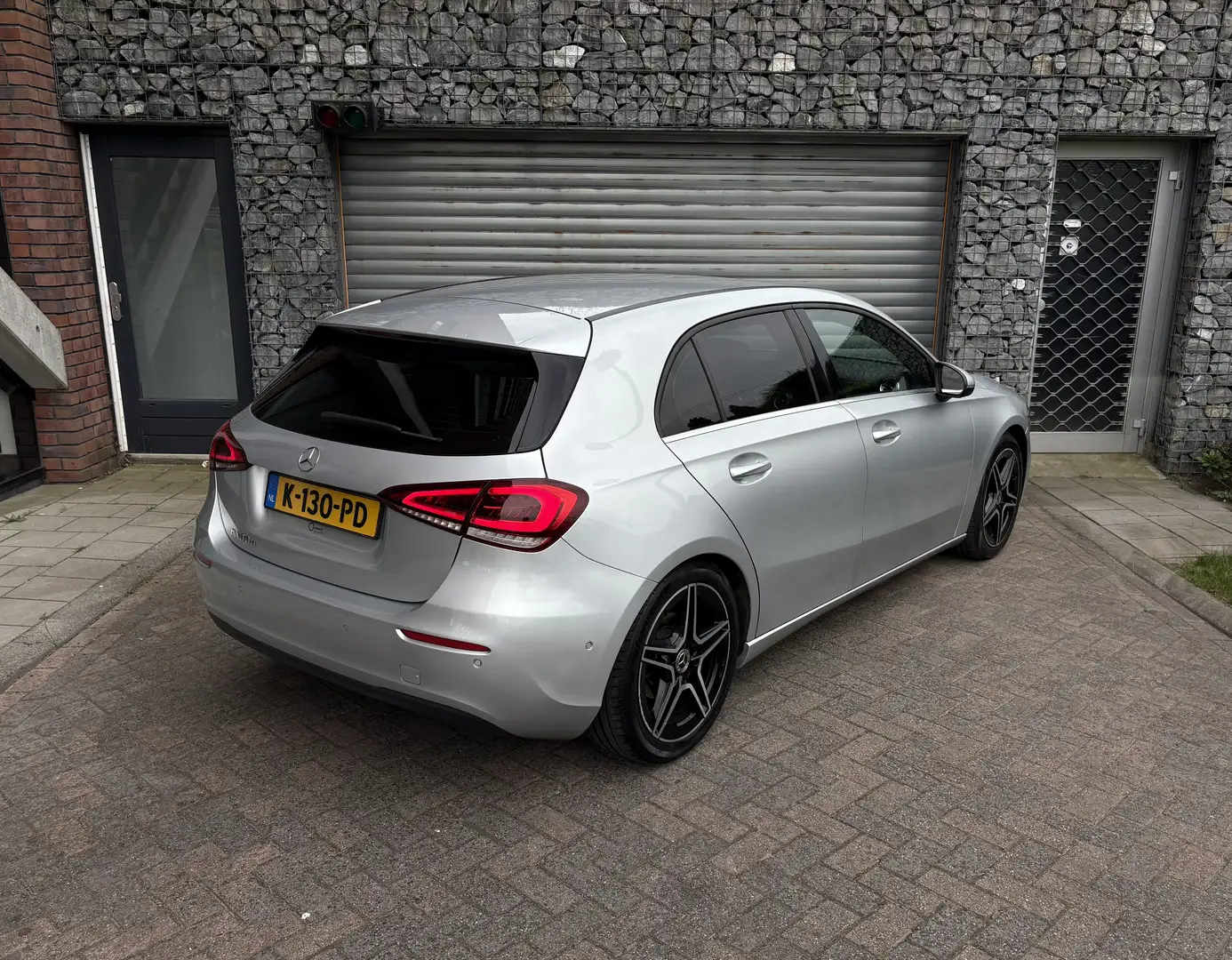 Mercedes-Benz A 180 D 7G-DCT AMG Ambient/Carplay/Camera Zilver - 2