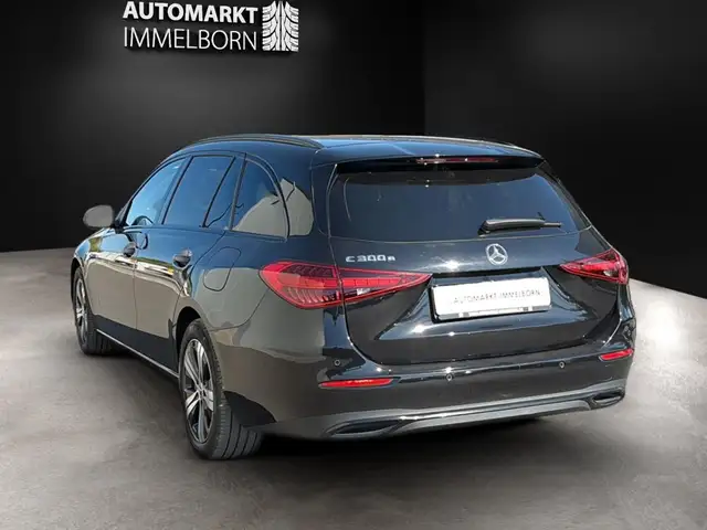 Mercedes-Benz C-Class view 5