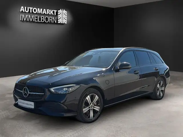 Mercedes-Benz C-Class view 4