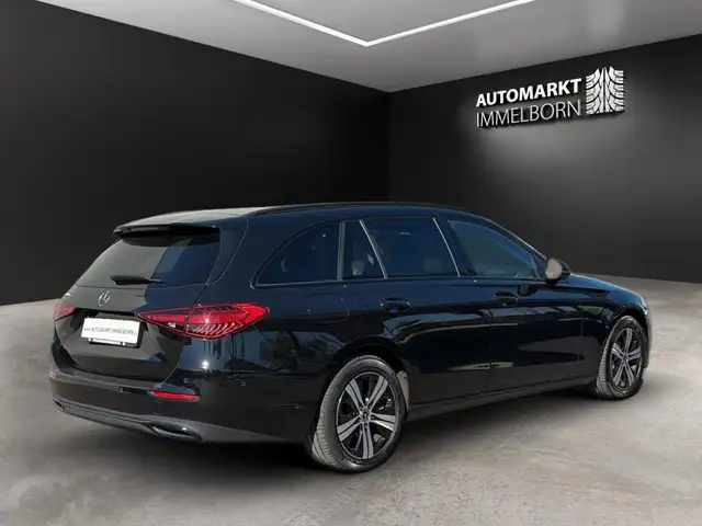 Mercedes-Benz C-Class view 8