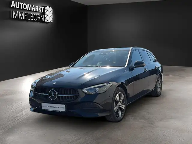 Mercedes-Benz C-Class view 3