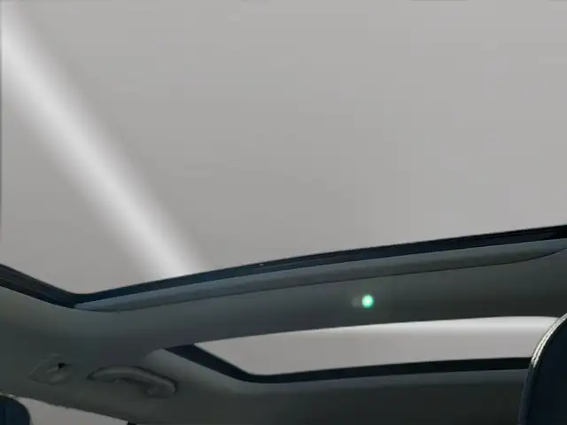 Mercedes-Benz C-Class view 13