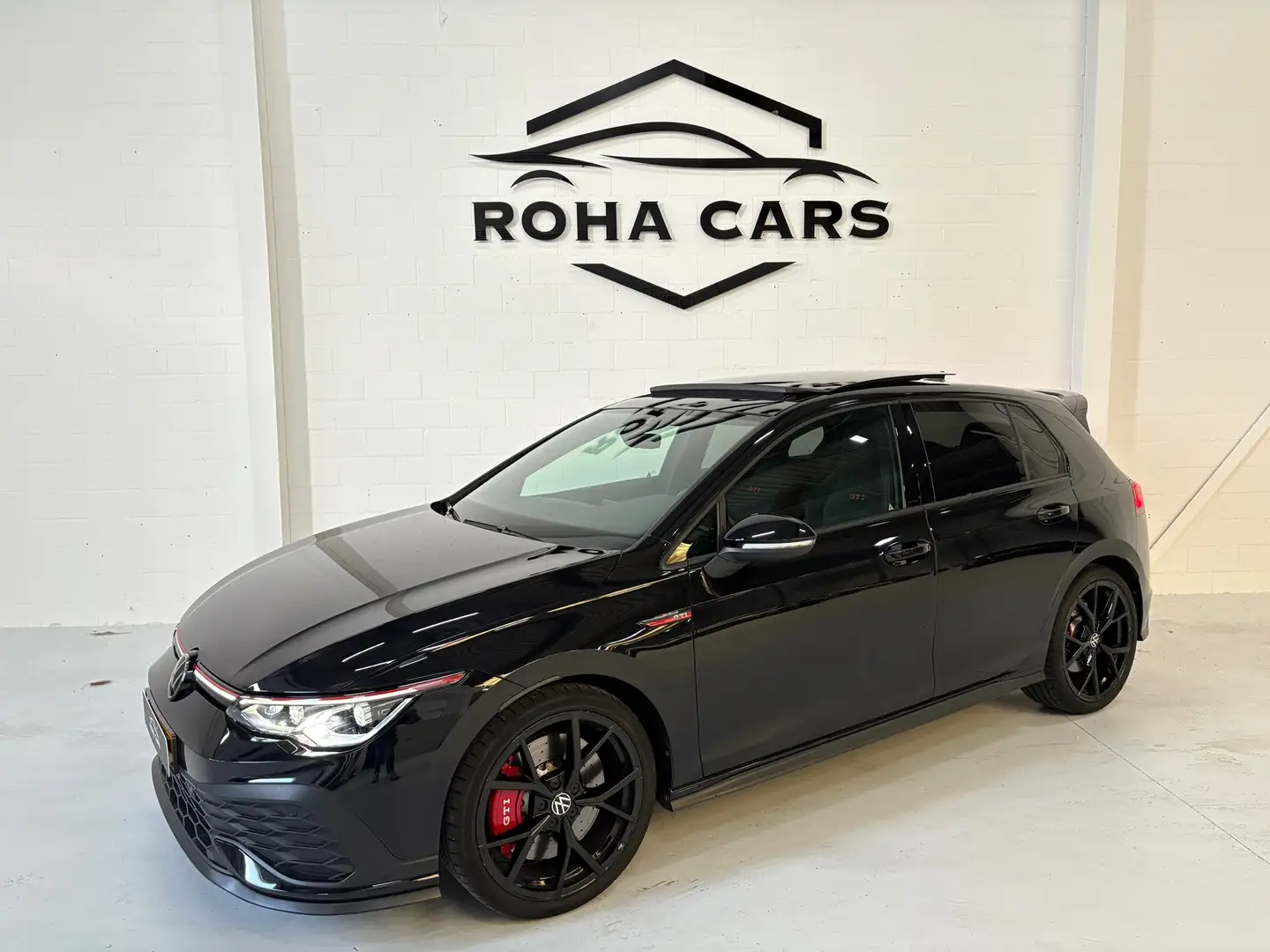Volkswagen Golf GTI 2.0 TSI CLUBSPORT 300pk panorama Zwart - 2