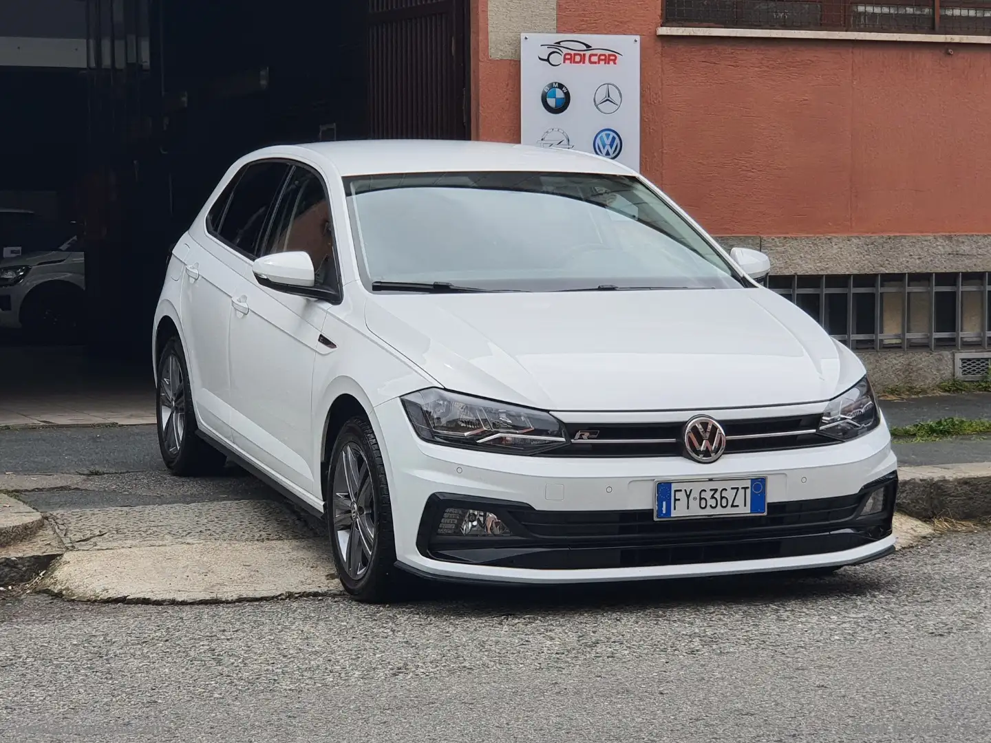 Volkswagen Polo 1.0 80CV 5p. R-Line Bianco - 1
