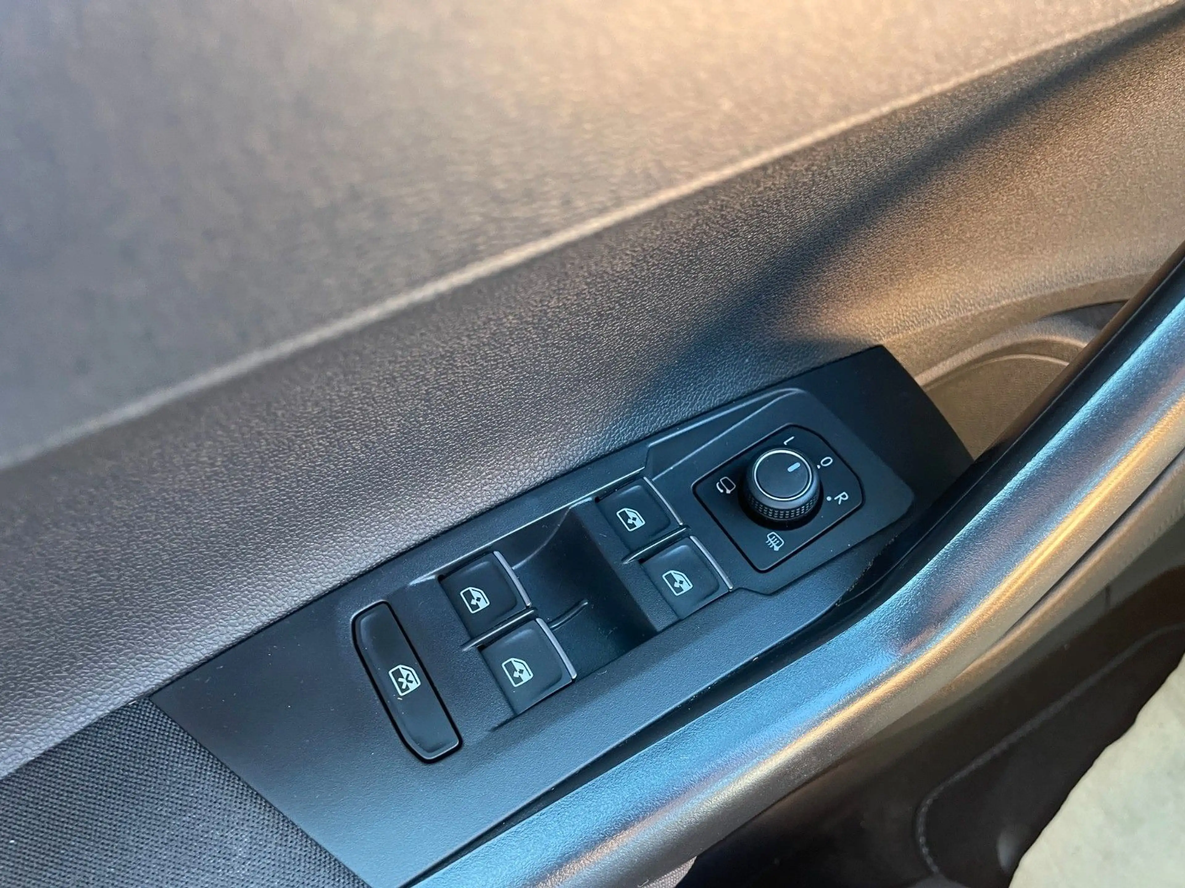 Volkswagen Taigo R-Line Black-Style, DSG, Navi, IQ-Light — photo 15