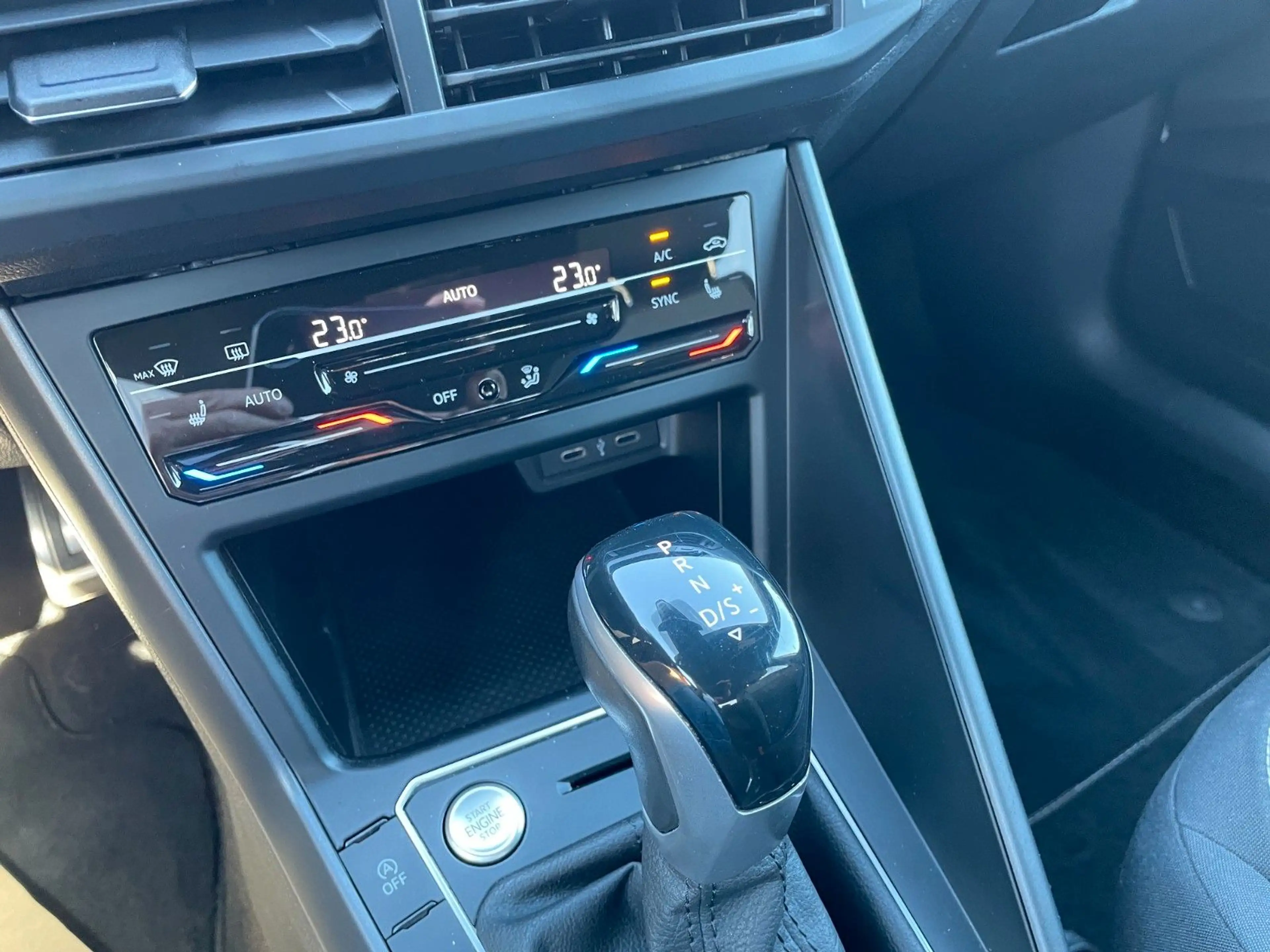 Volkswagen Taigo R-Line Black-Style, DSG, Navi, IQ-Light — photo 14