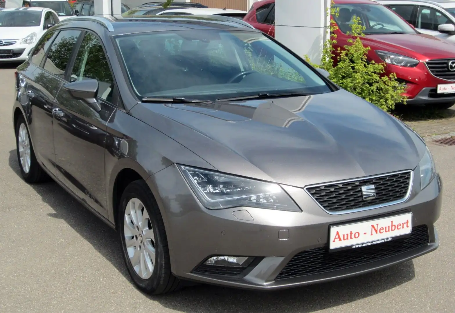SEAT Leon ST Style Grau - 1