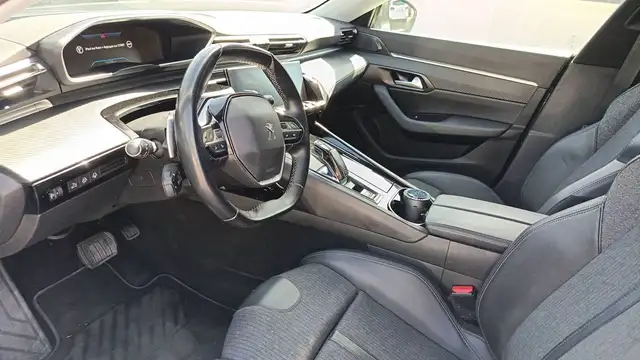 Peugeot 508 view 8