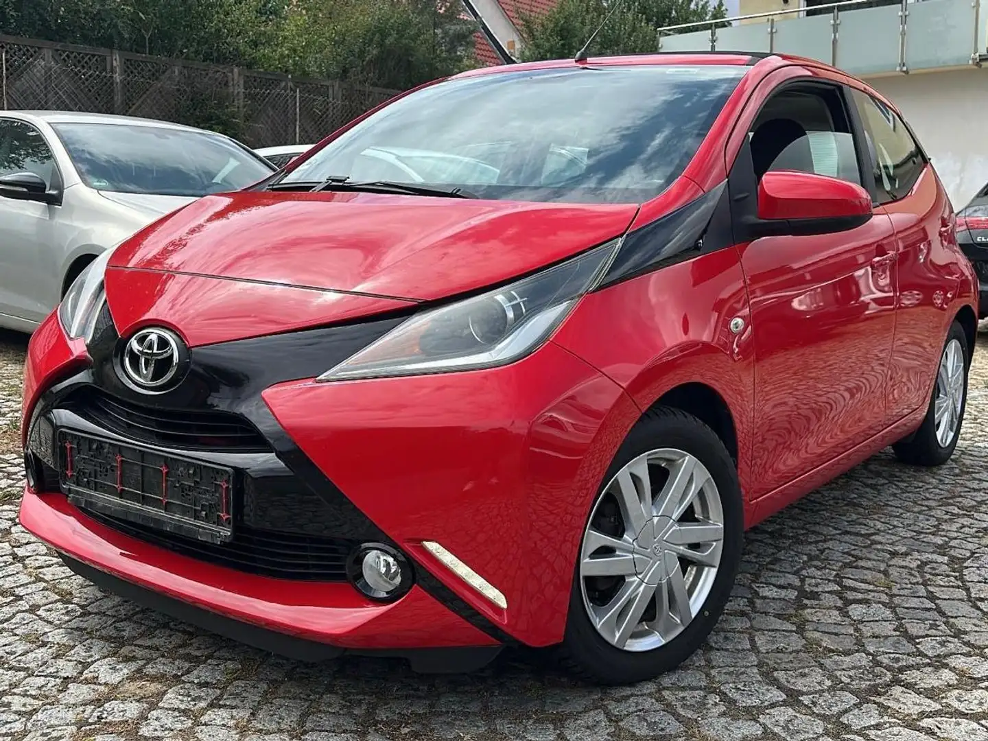 Toyota Aygo x-wave *Kamera *Faltbares Dach elektrisch Rot - 1