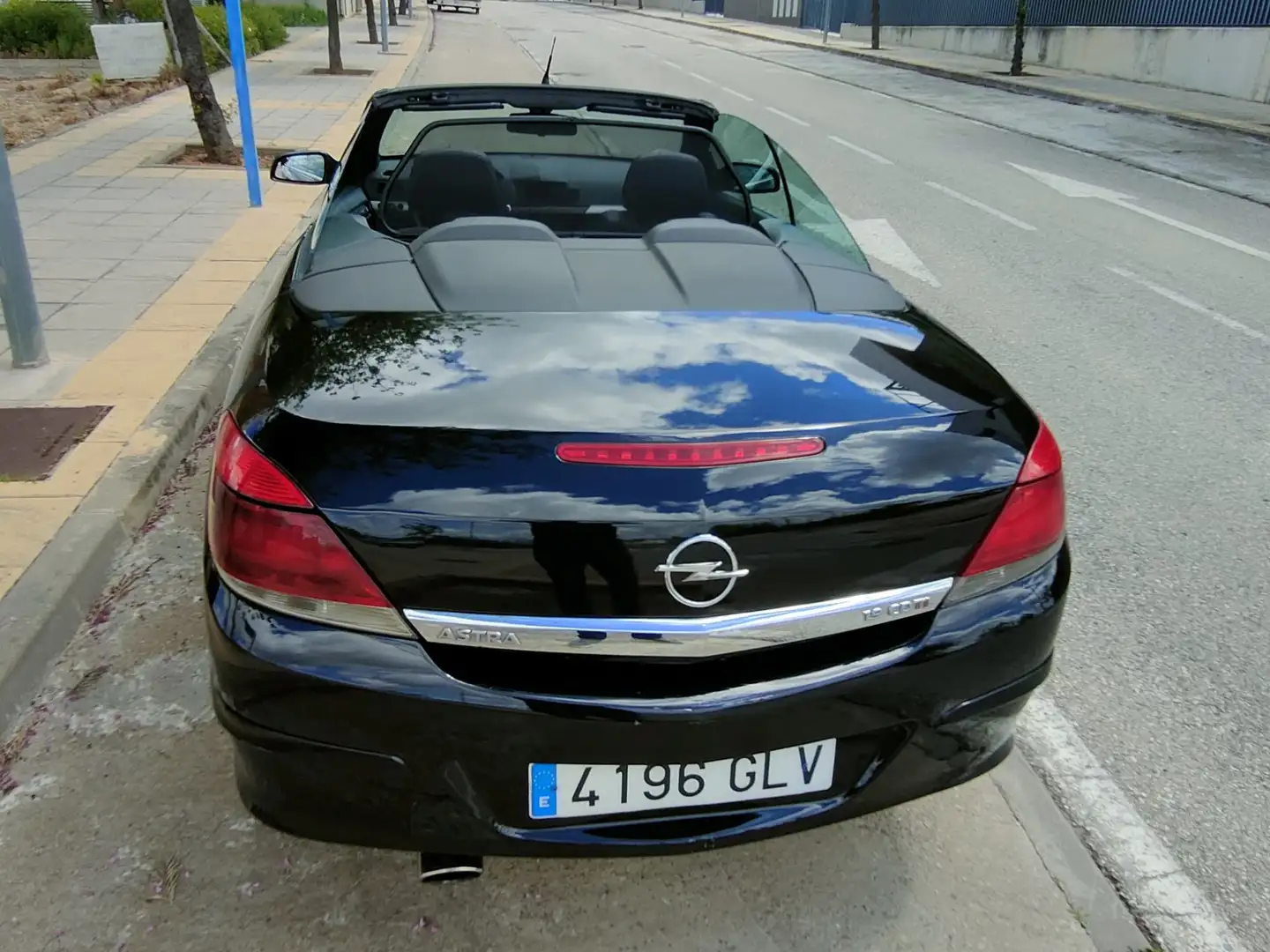 Opel Astra Astra Twin Top 1.9 CDTi Cosmo Negro - 2