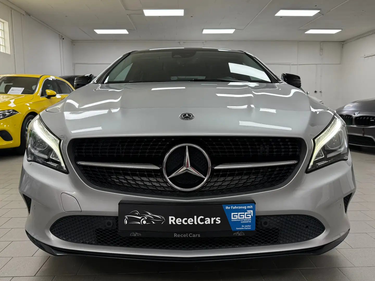 Mercedes-Benz CLA 200 CLA 200 Shooting Brake*URBAN*PANO*LED*NIGHT*RFK* Gris - 2