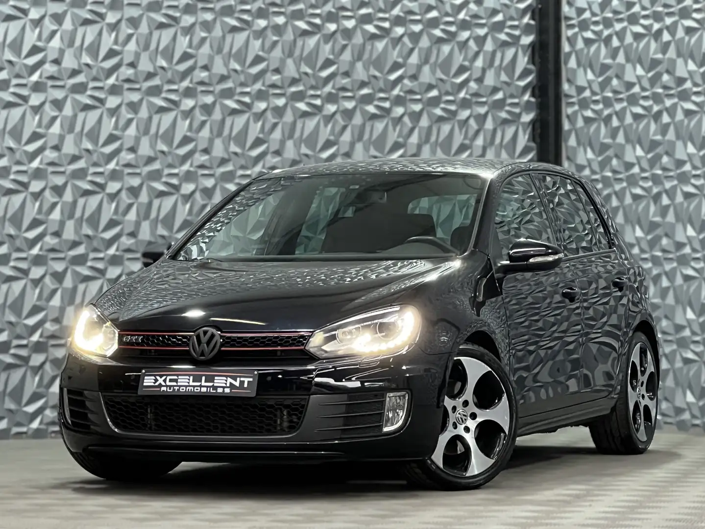 Volkswagen Golf GTI 2.0 TSI*CARPLAY*GPS*WIFI*BLUETOOTH*GARANTIE 12 M** Noir - 1