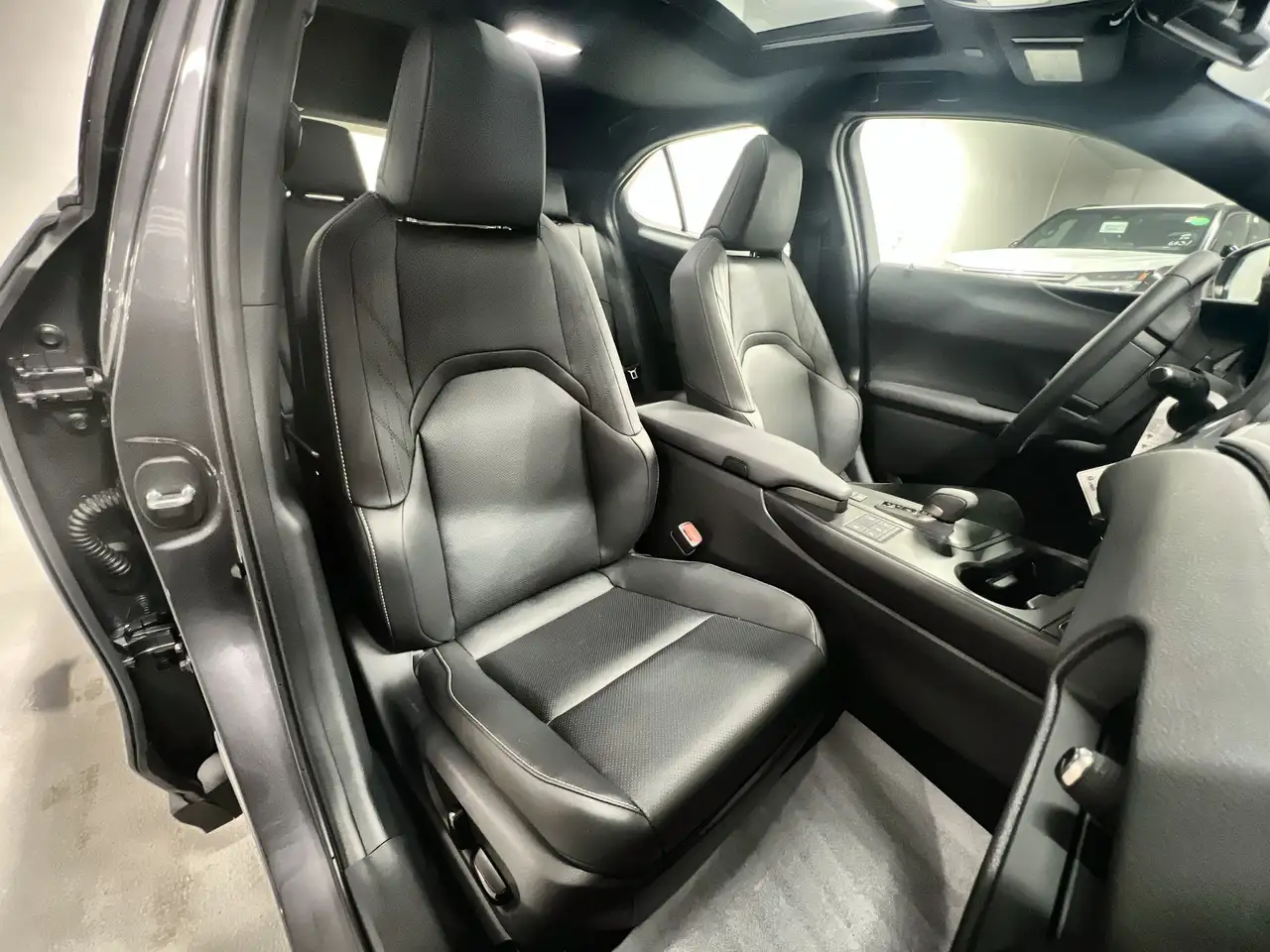 Lexus UX 300h fotografie Lexus UX 300h