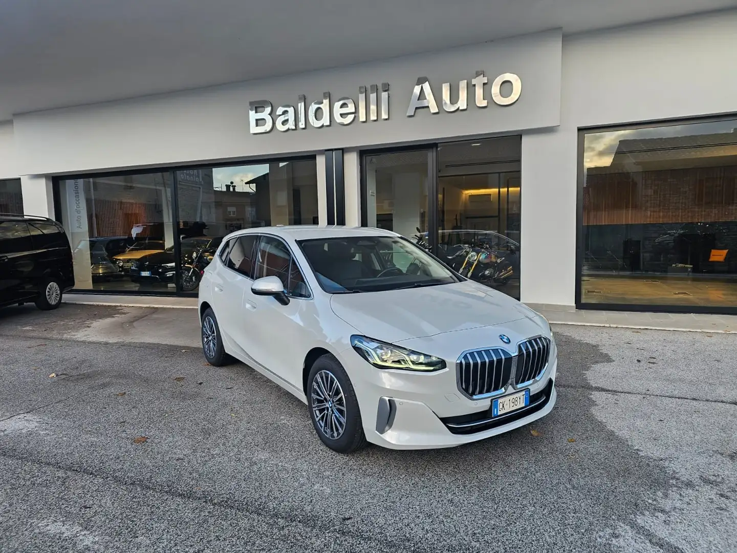 BMW 218 Serie 2 Active Tourer 218d Luxury auto Bianco - 1