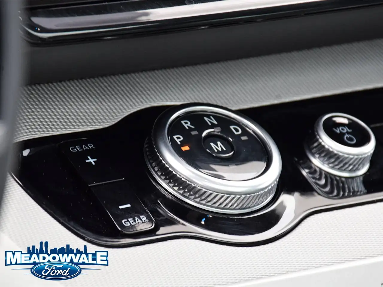 Ford Expedition снимка Ford Expedition