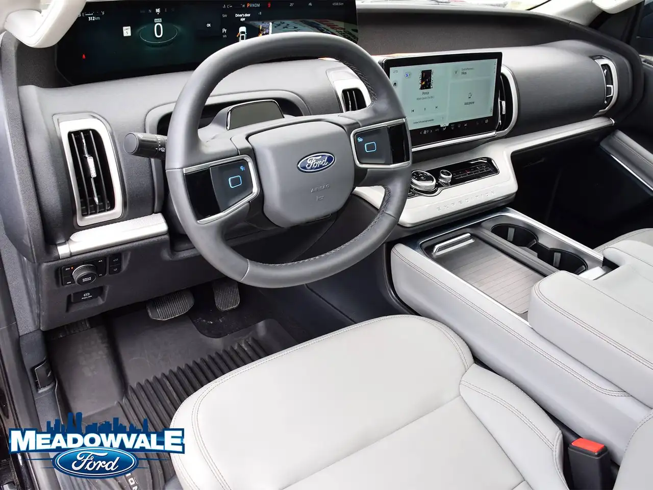 Ford Expedition снимка Ford Expedition