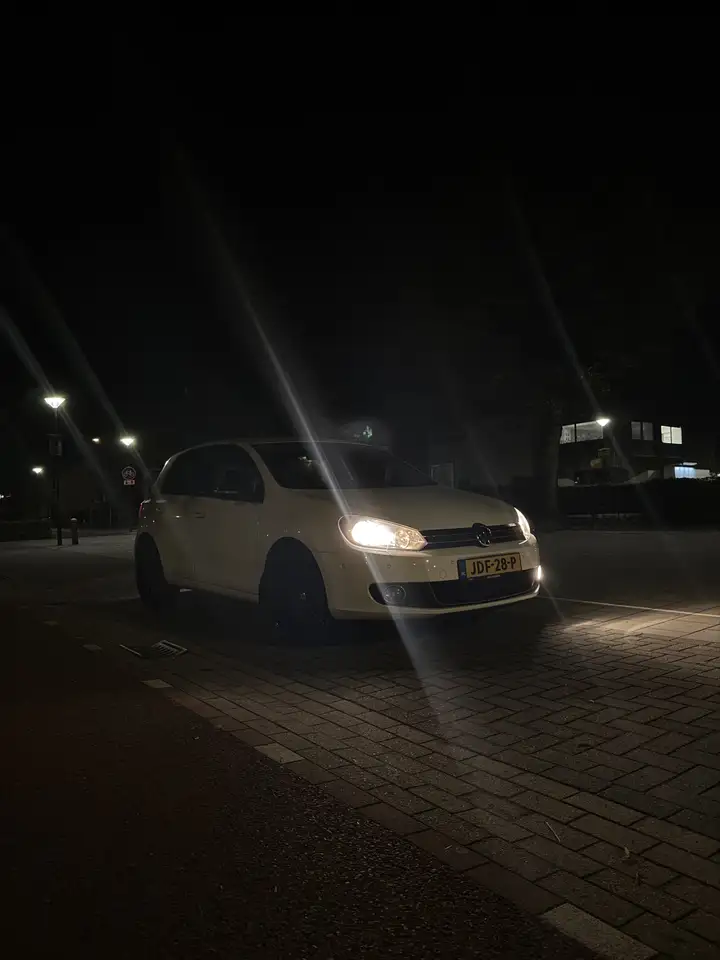 Volkswagen Golf 1.2 TSI Style Edition — photo 1 of 10