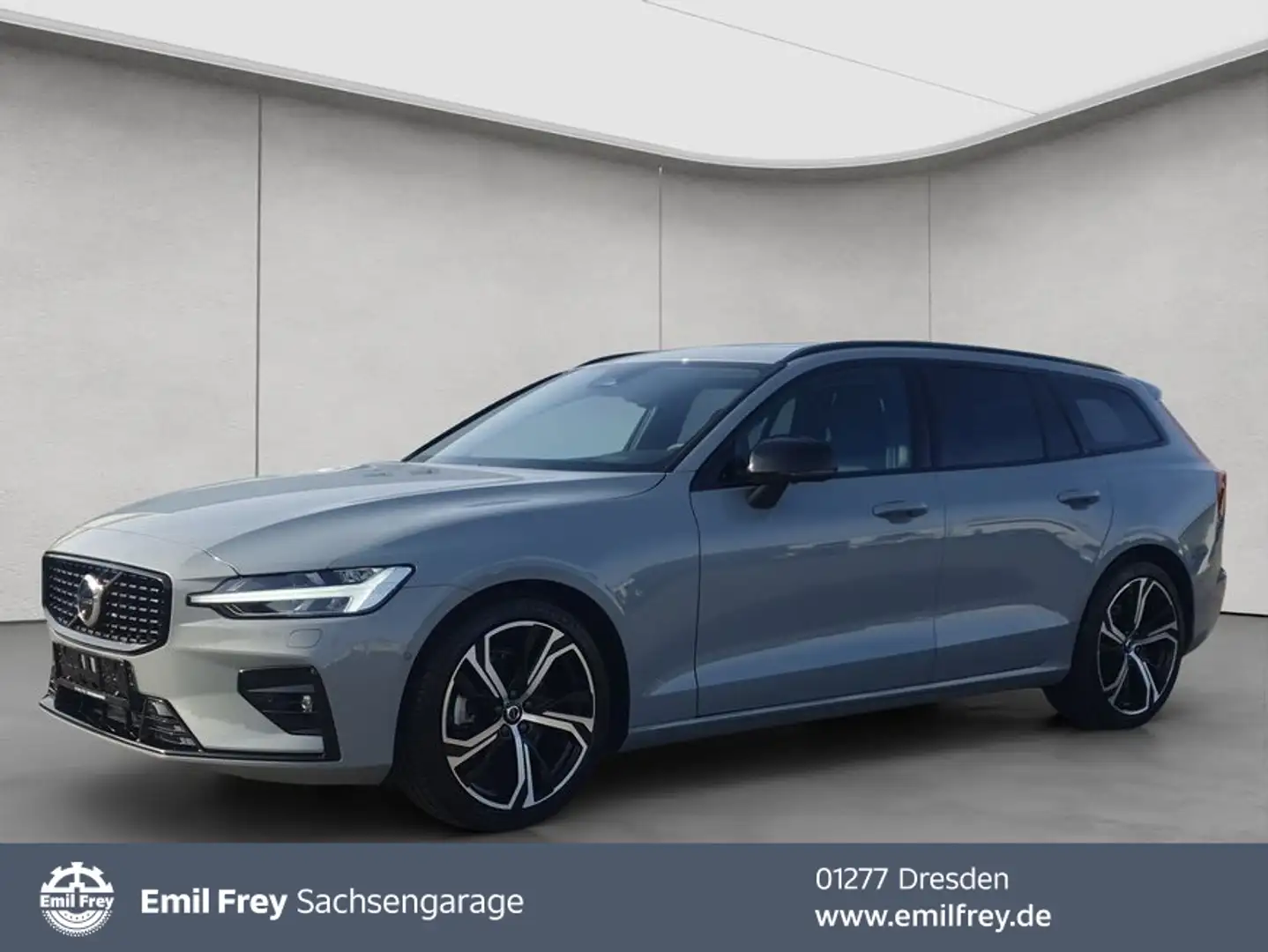 Volvo V60 B4 B DKG Plus Dark Licht-Paket*Pano Grau - 1