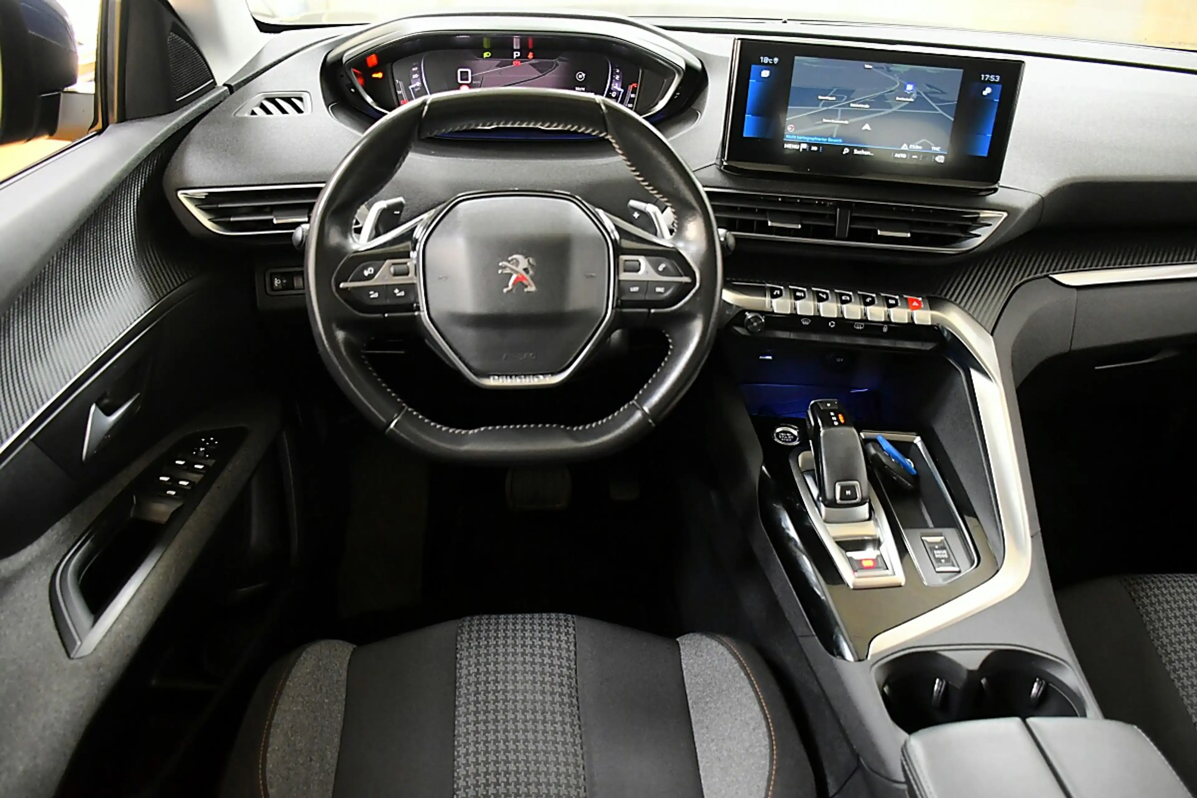 Peugeot 5008 BlueHDI 130 EAT8 Active Pack — photo 15
