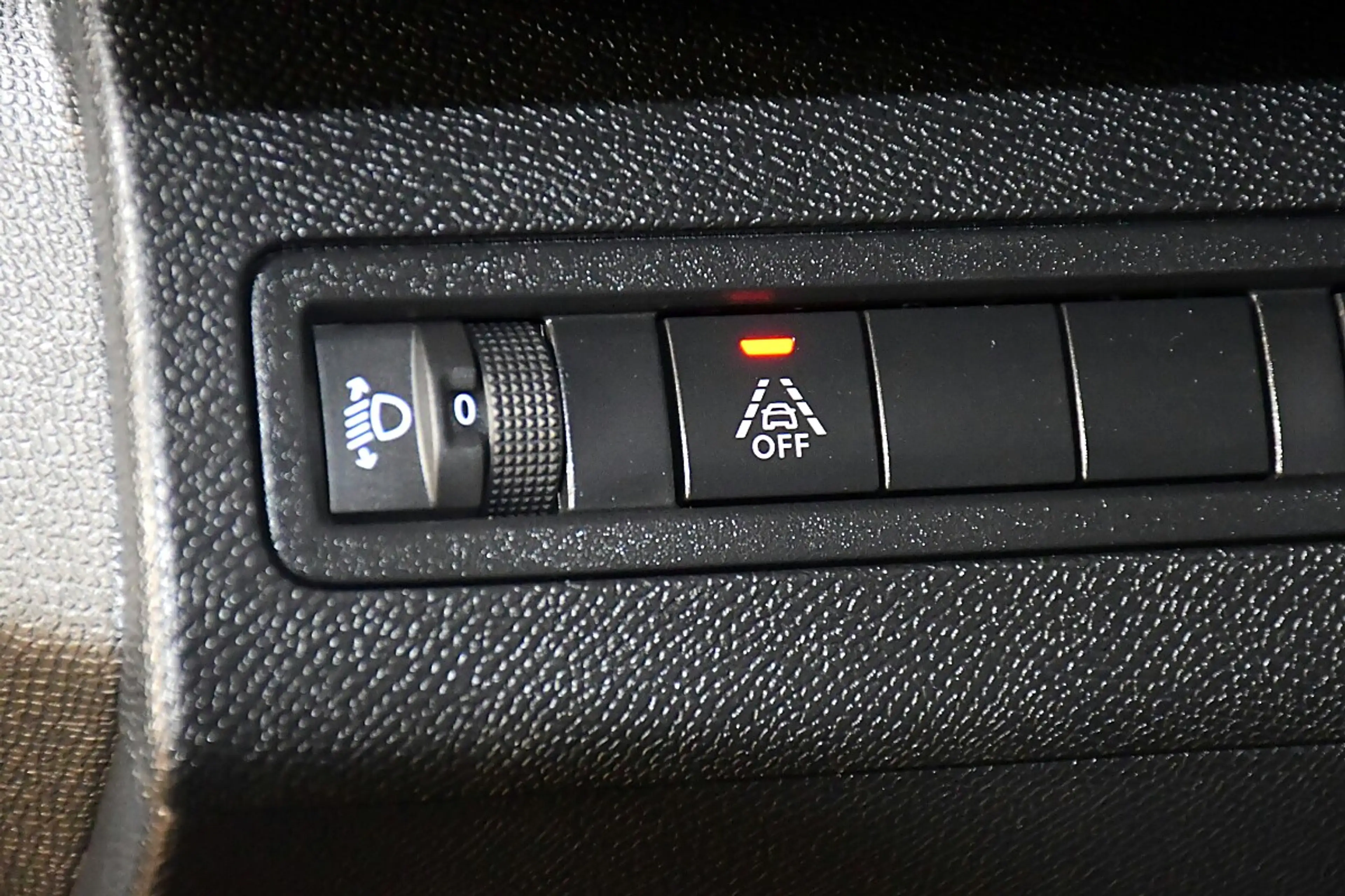 Peugeot 5008 BlueHDI 130 EAT8 Active Pack — photo 11