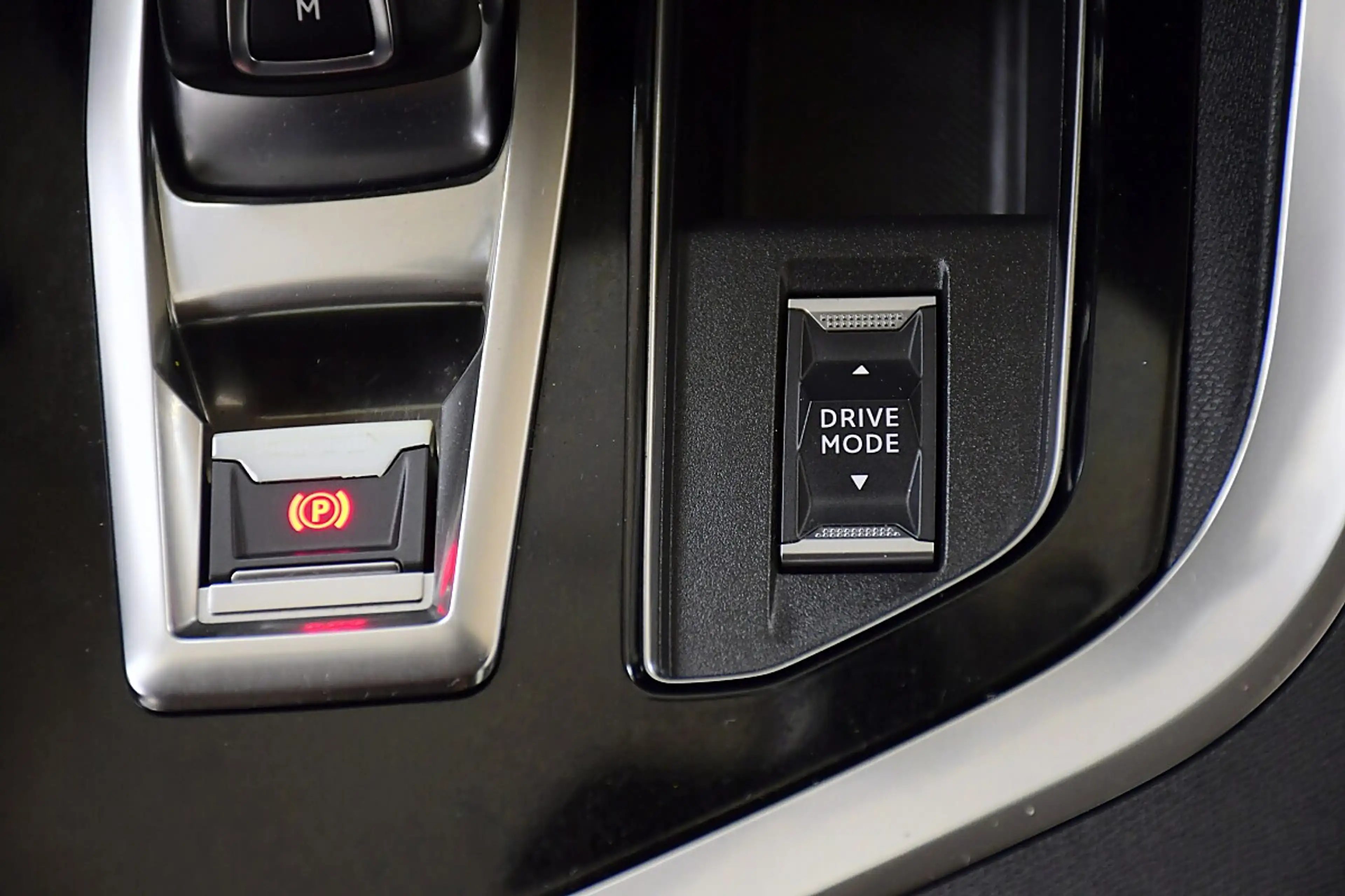 Peugeot 5008 BlueHDI 130 EAT8 Active Pack — photo 18
