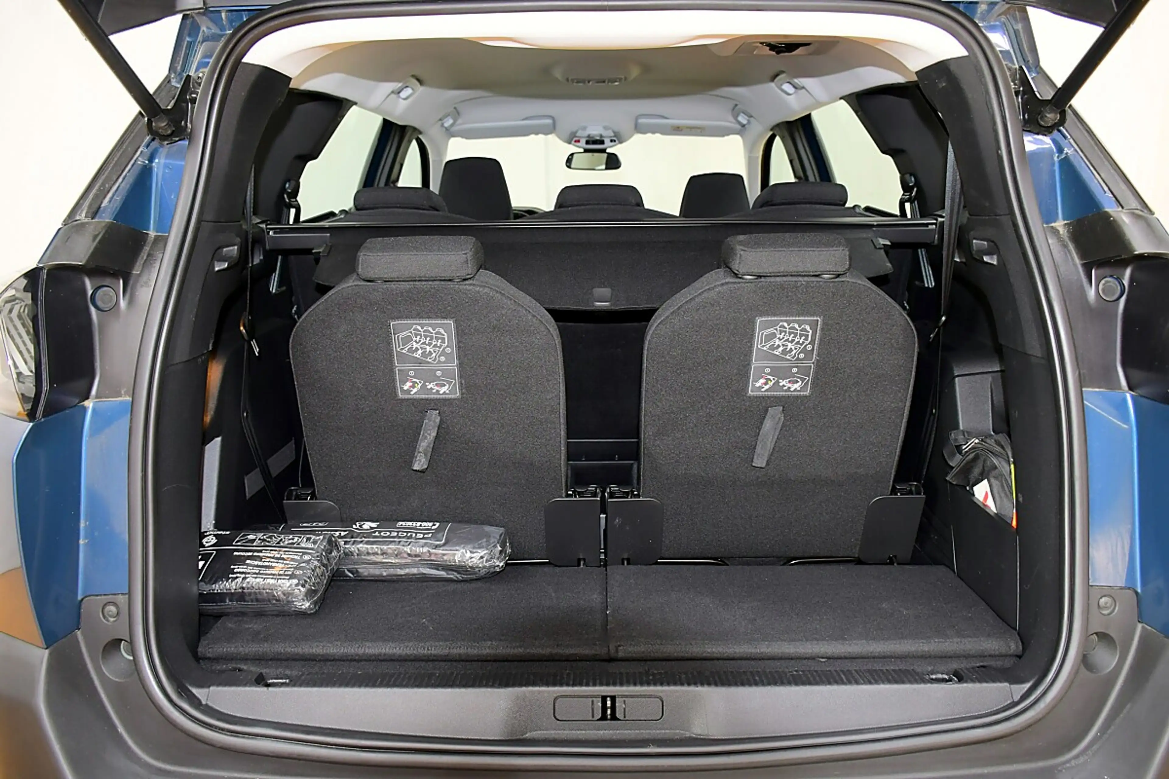 Peugeot 5008 BlueHDI 130 EAT8 Active Pack — photo 4